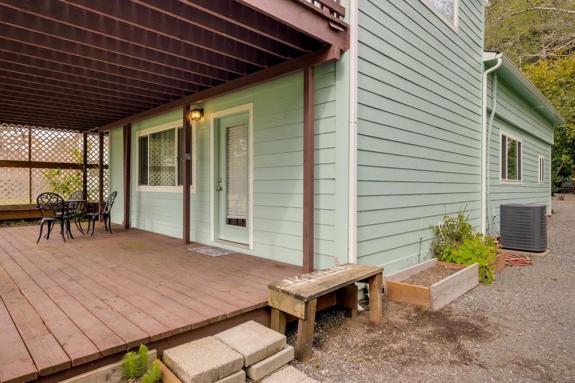 Soothing Studio With Lush Views 2 Mi To Beach! Smith River Eksteriør bilde